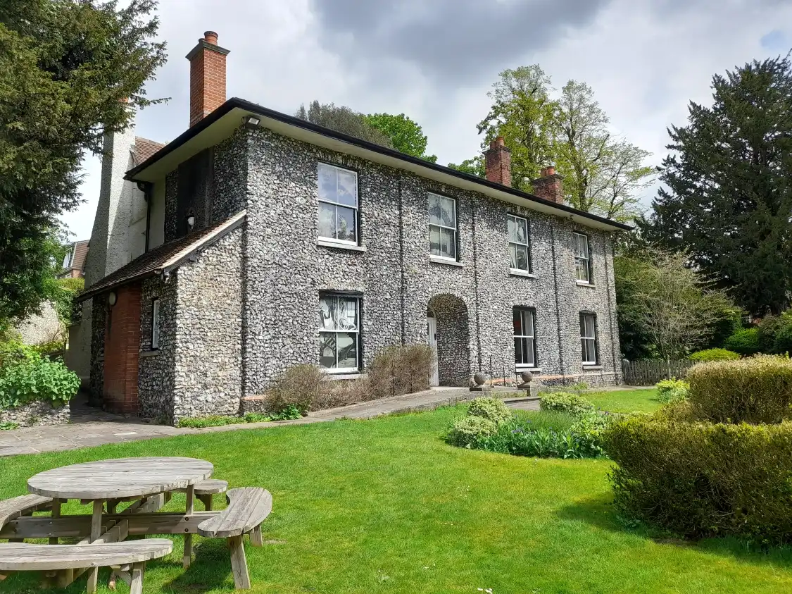 Hotels near Wycombe Museum