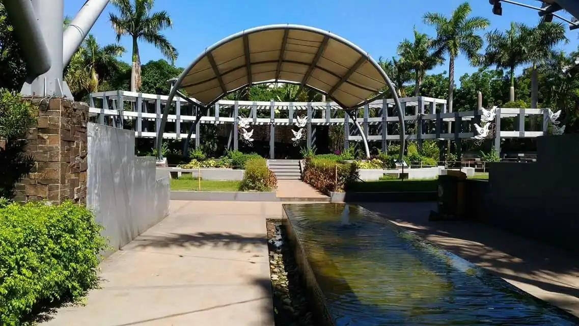 Hotels near Rainforest Park