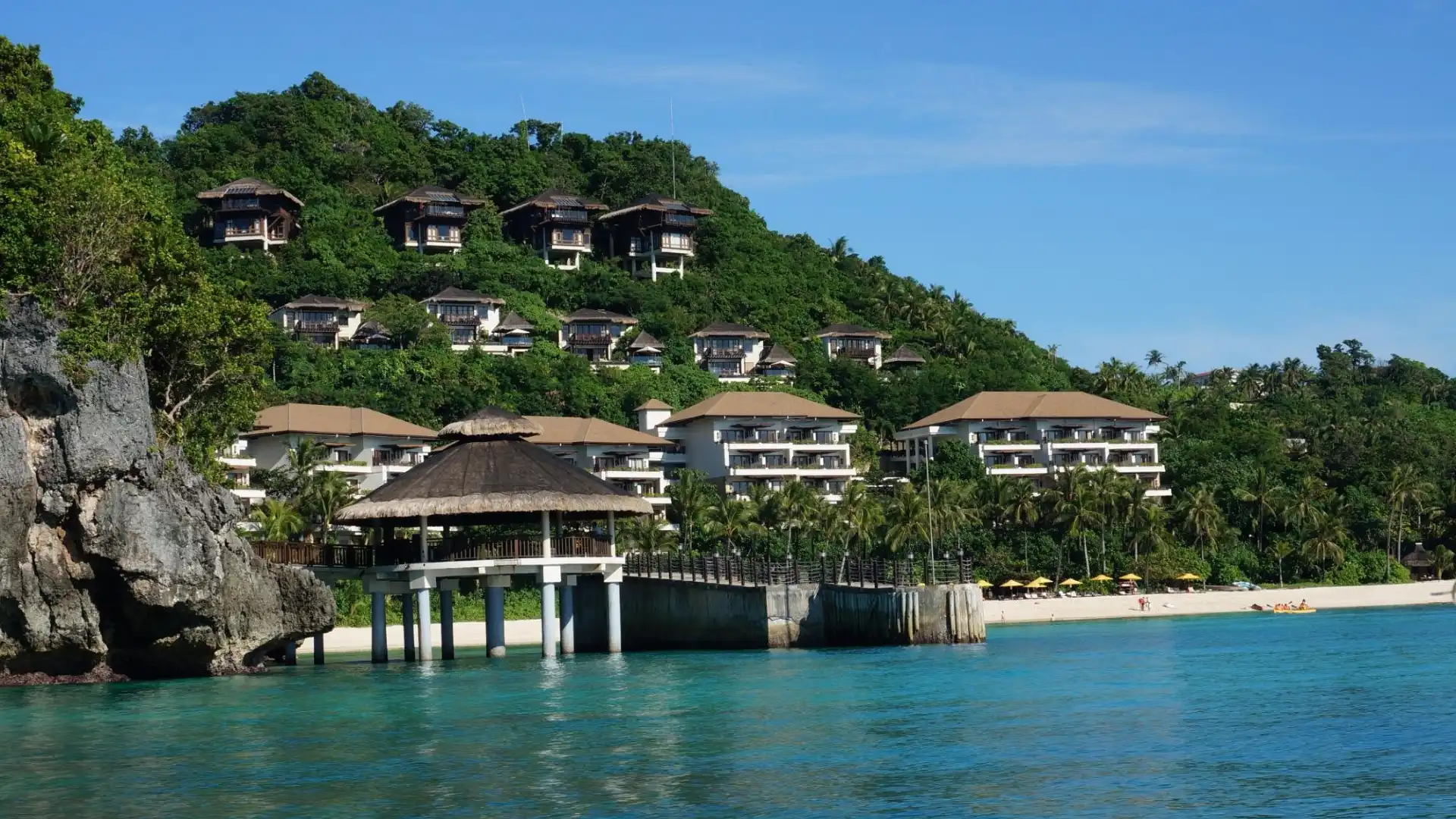 Hotels near Punta Bunga Beach