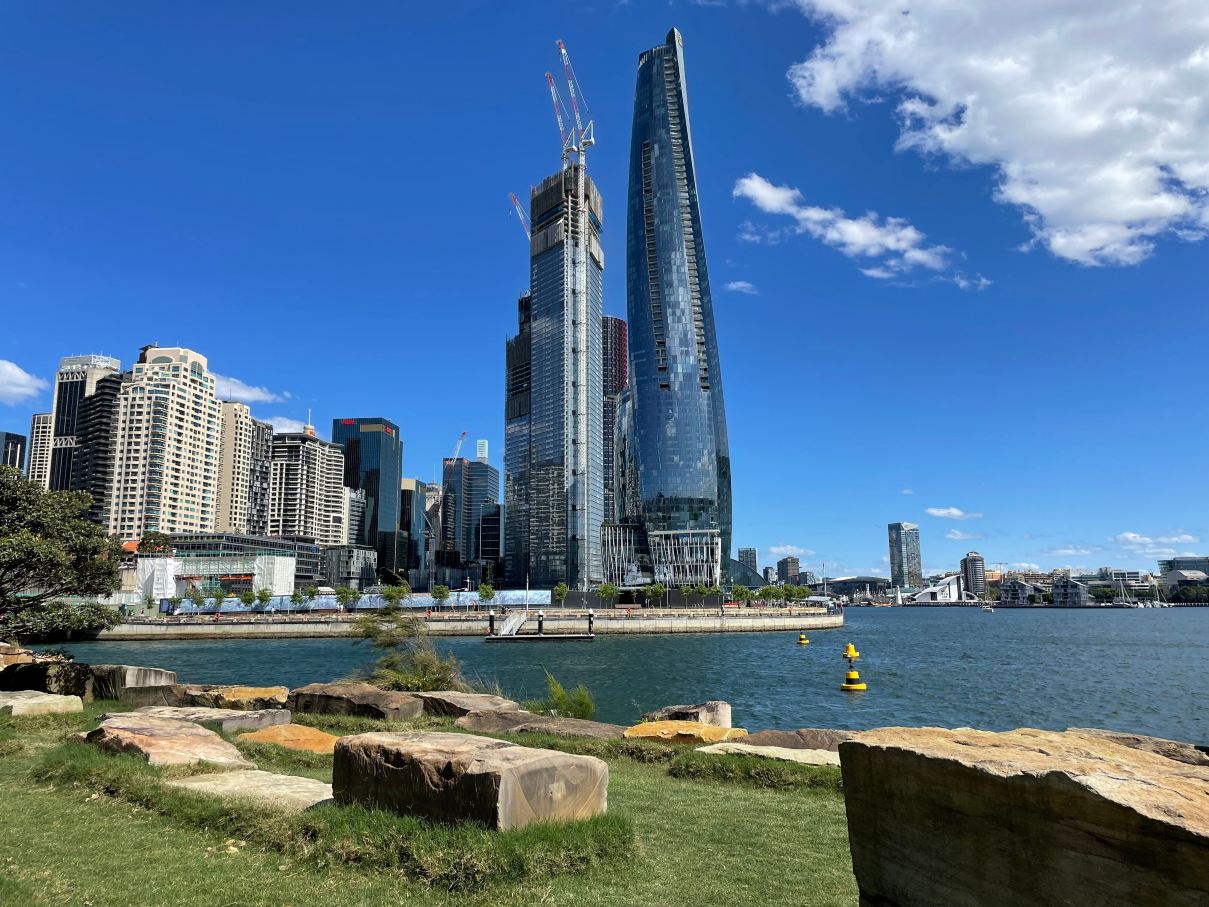 Compare 5 airports near Barangaroo
