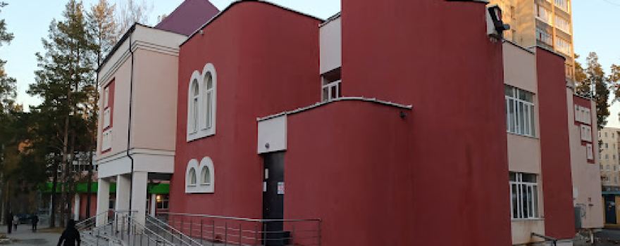 Movie theater "Rovestnik" ("Premier Zal")