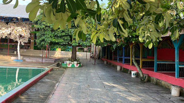 POOL WATERPALL spurs