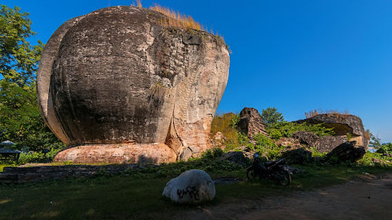 Lions Of Stone