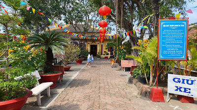 Bình Thủy temple