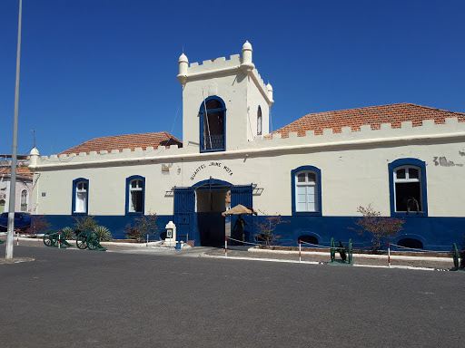 Discover santiago island
