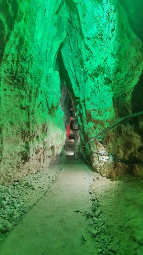 Magellan cave
