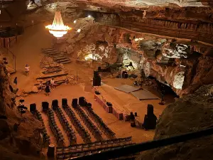 Cumberland Caverns