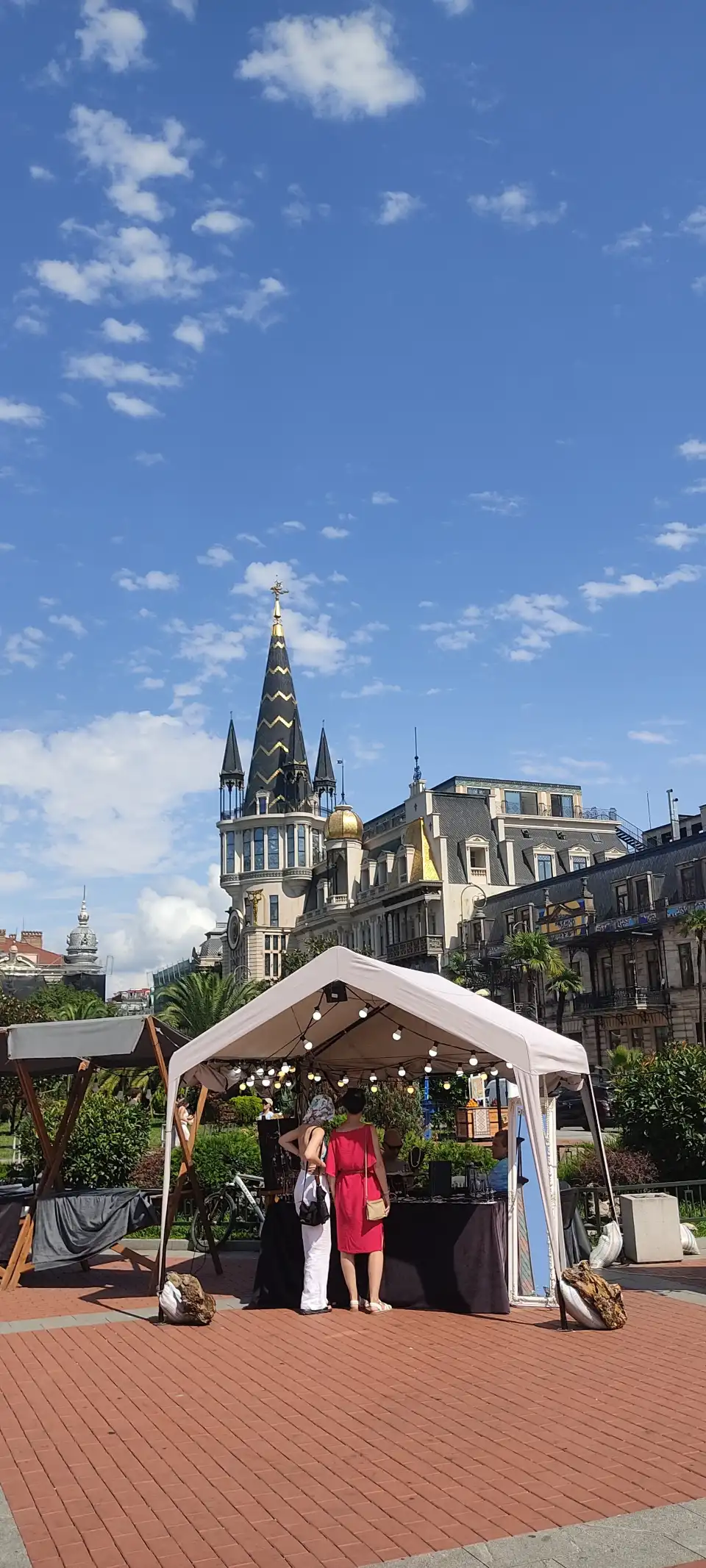 4_Europe Square
