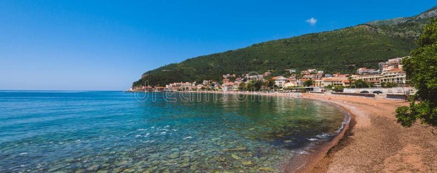 Petrovac beach