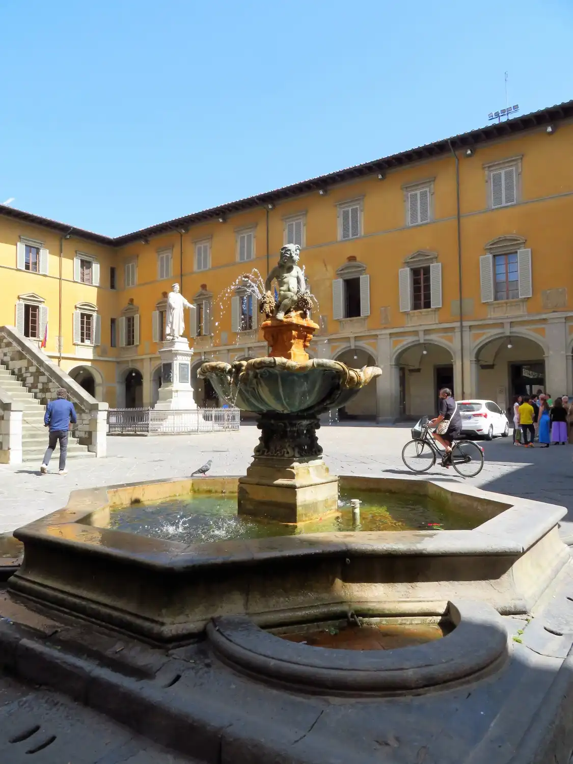 Hotels near Fontana del Bacchino
