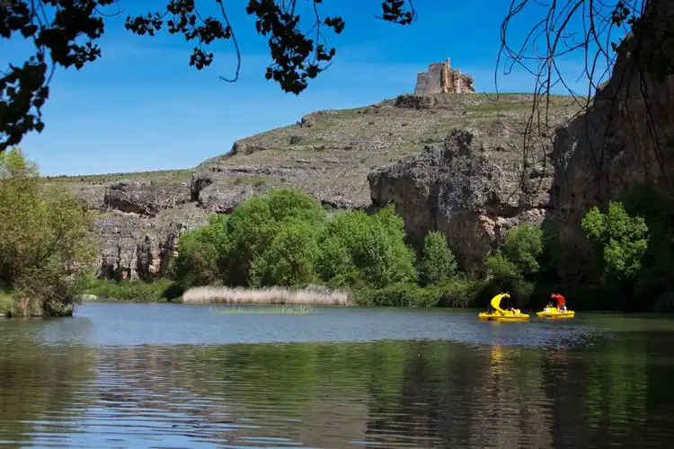 Hotels in San Miguel de Bernuy
