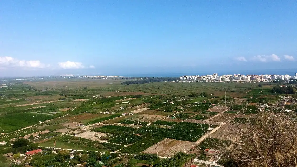 Hotels near Castillo de Bairén
