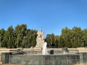 Monument Pervootkryvatelyam Bashkirskoy Nefti