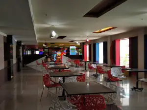 C3 Cinemas, Laurel Mall