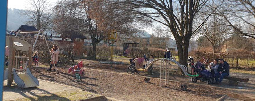 Spielplatz Grün 91