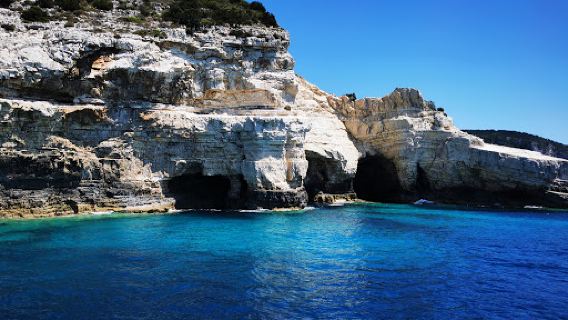 Ypapanti's Cave