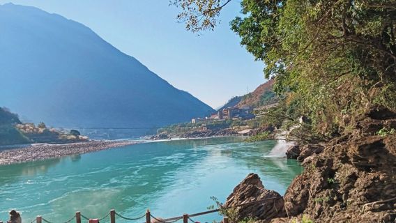 Deng Geng Hot Spring