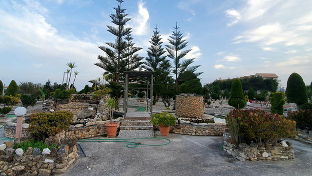 Kalamaki's Crazy golf