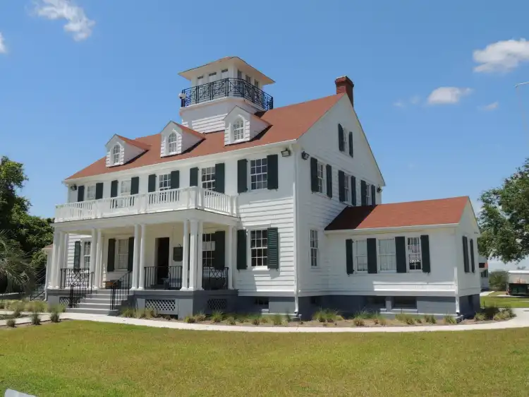 Hotels near Maritime Center at Historic Coast Guard Station