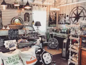 Shady Hollow Flea Market