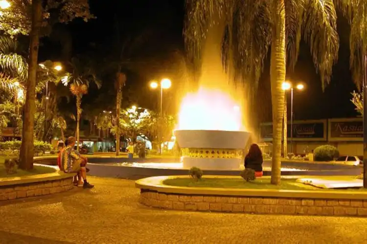 Hotel dekat Praça Cândido Mota