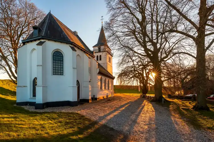 Hotels in Slijk-Ewijk