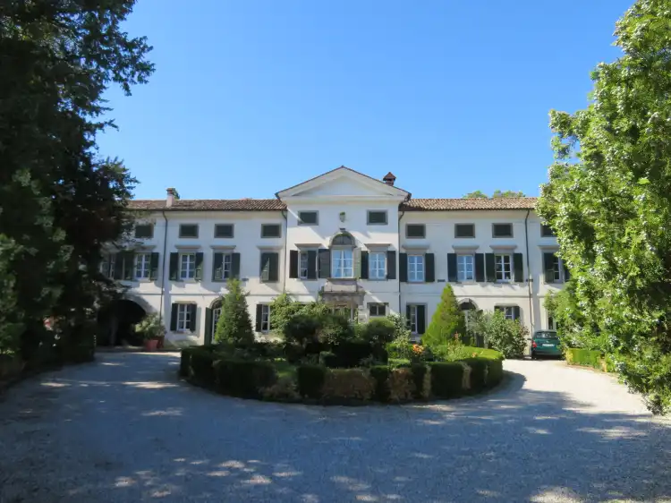 Hotels in Tissano