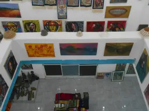 Nike Art Gallery,Guesthouse & Workshop