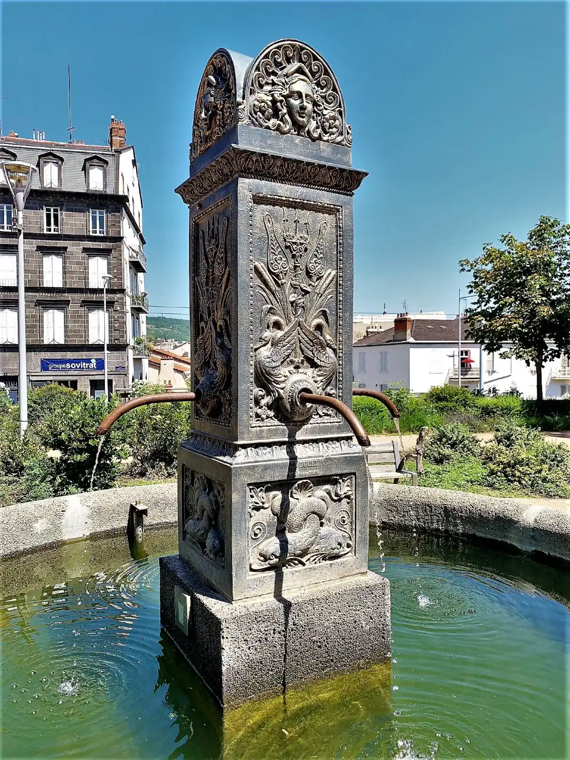 Hotels near Monument à Blaise Pascal