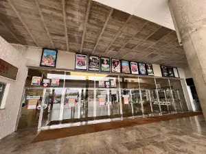 Cines aAna