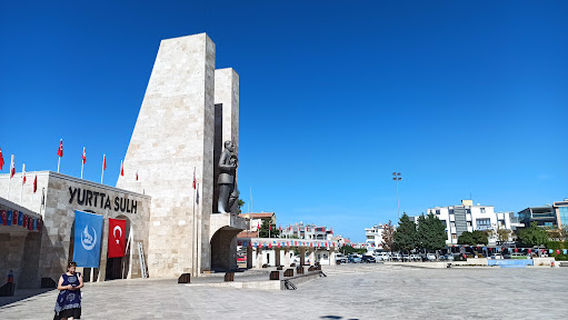 Republic Square