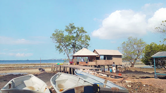 Pantai Dangas Patam Lestari