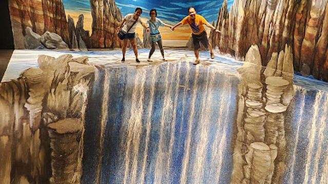 Glow Planet Penang (3D Glow In The Dark)