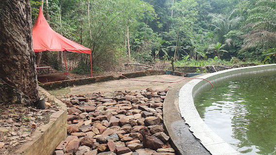 Nyankomasu Waterfalls