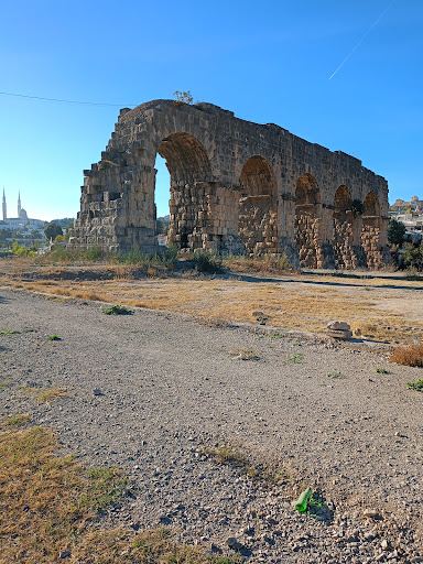 Aqueduc Romain Garden