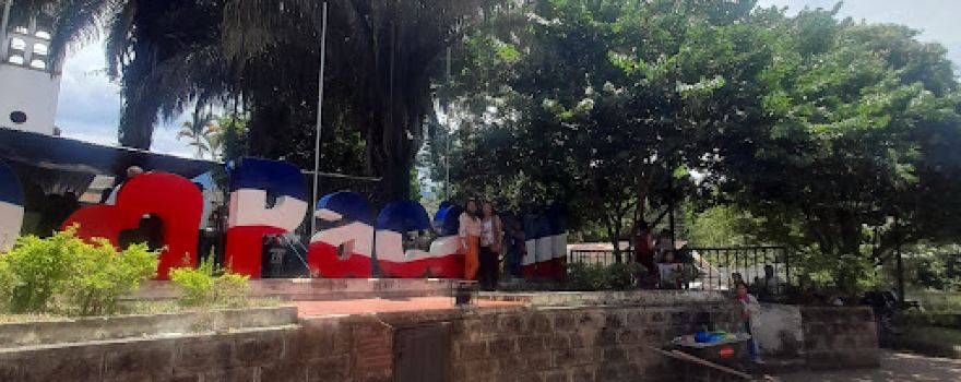 Parque Central Pacarni Tesalia
