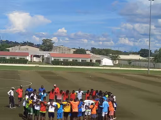 Flyg till Moanda från ${{cityDName}}