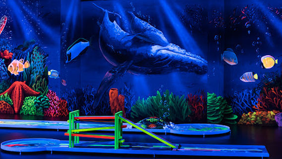 Blacklight Arena 3D Schwarzlicht Minigolf