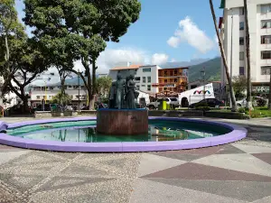 Las Heroínas Square