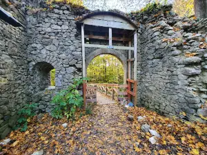 Cisy Castle