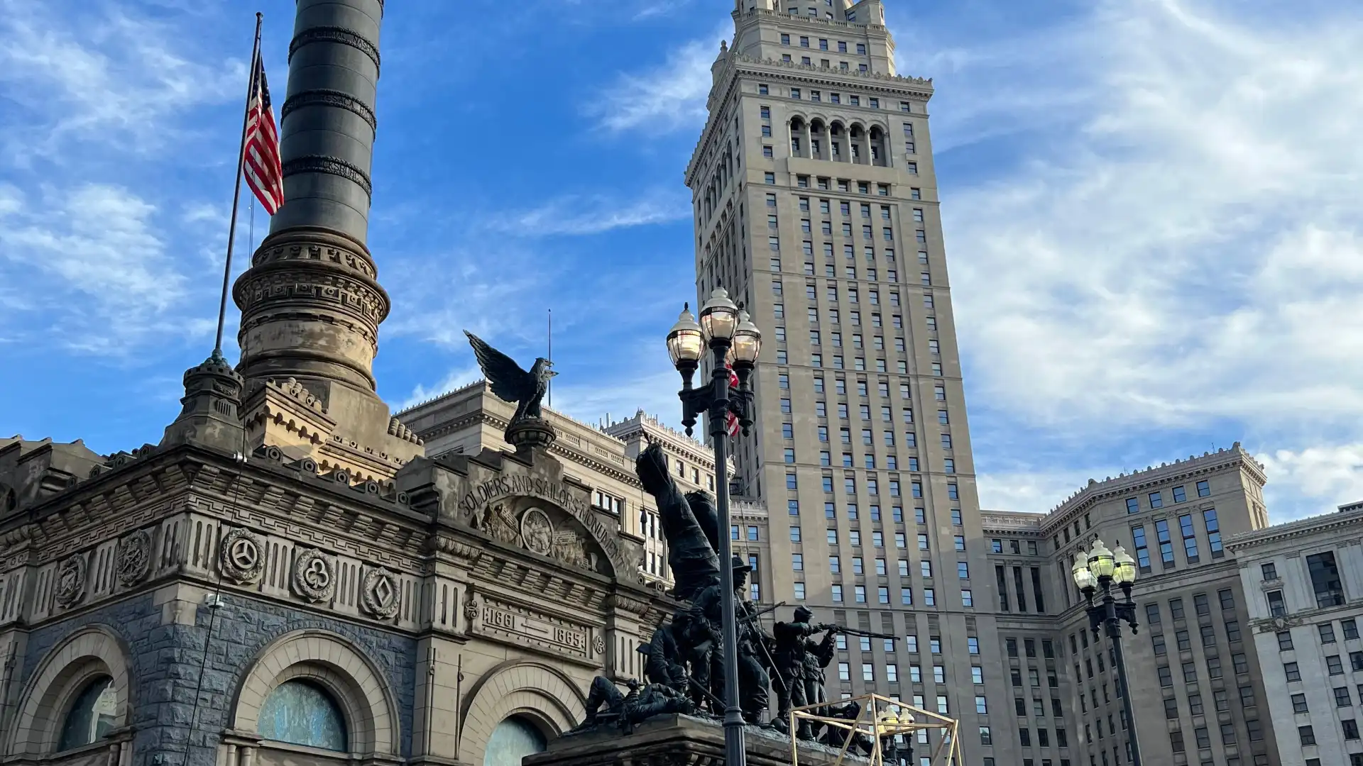 Hotels near Soldiers' and Sailors' Monument