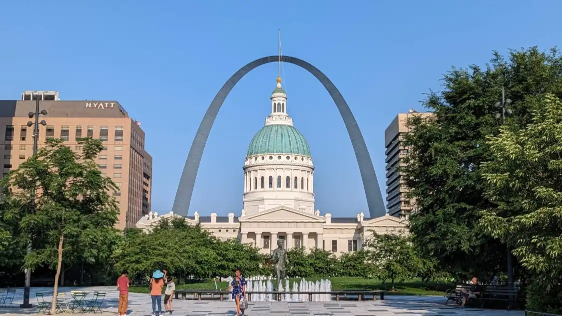 Hotel berhampiran Kiener Plaza