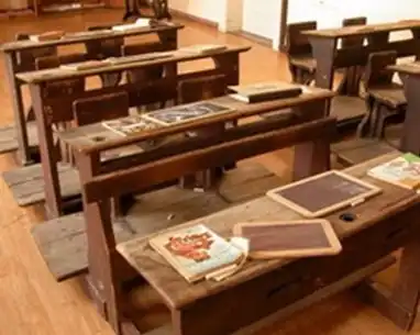 Các khách sạn gần Museo della scuola