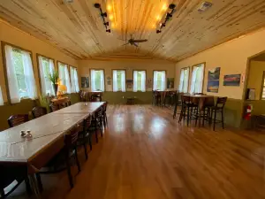 FishTales Winery & Vineyard
