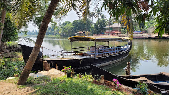 Canoe Kerala Adventures & Day Tours