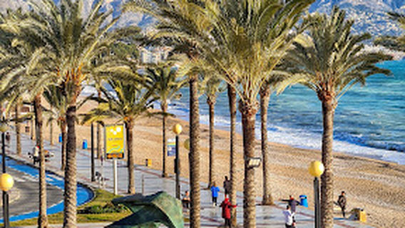 Las Estrellas Promenade