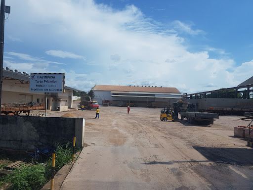 Julia Passarinho Square