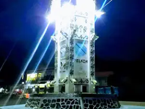 Tugu Pahlawan Balai Karangan