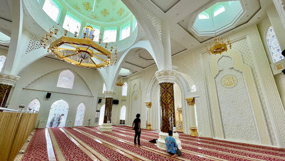 Masjid Al - Hakim Padang