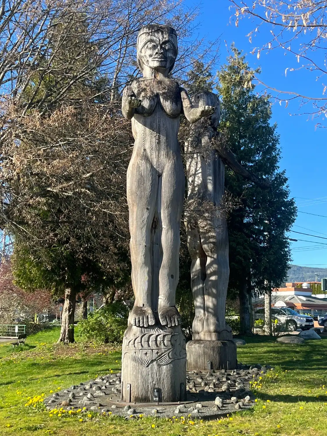 Nuu-Chah-Nulth Whaling Canoe Sculpture 주변 호텔